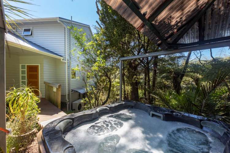 184 Laingholm Drive Titirangi_21