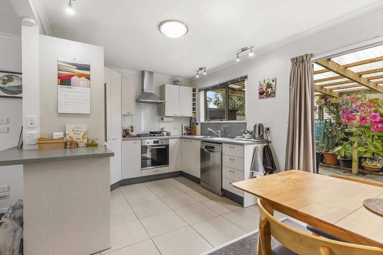 2/4 Ellesmere Avenue Miramar_5