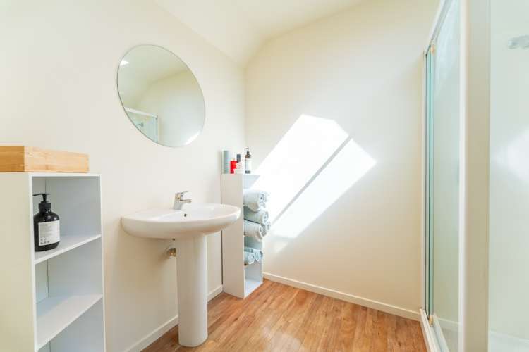 212a Pages Road Marchwiel_11