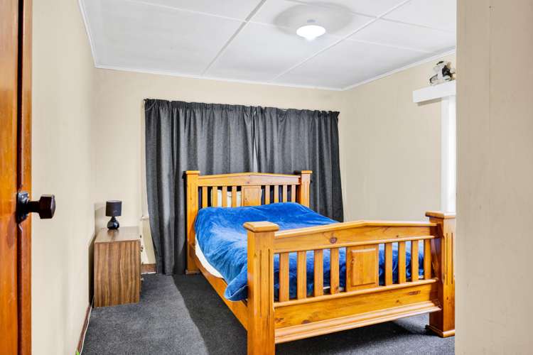 70 Pembroke Road West Stratford_13