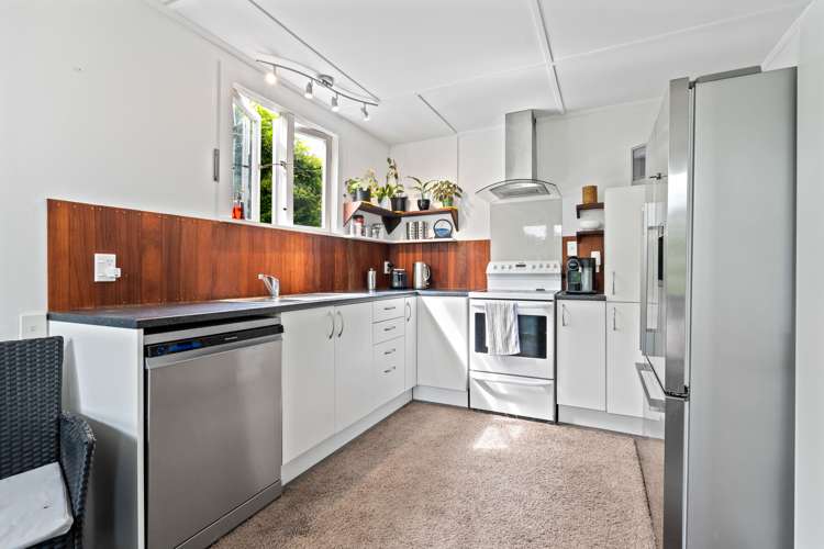 232 High Street South Carterton_1