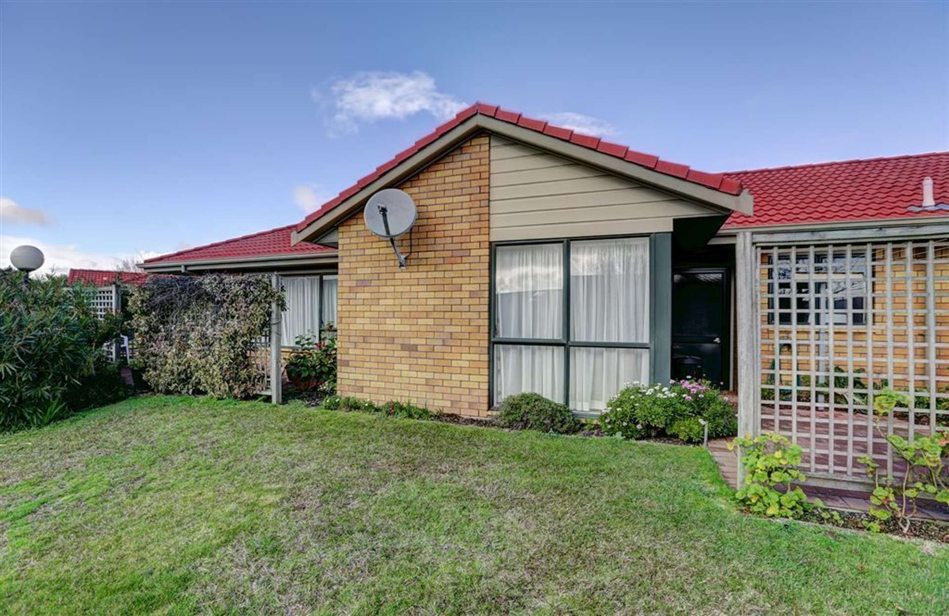 135 Briarwood Drive Flagstaff Hamilton City Houses for Sale One