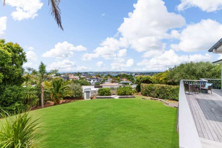 18 Beach Road Mellons Bay_28