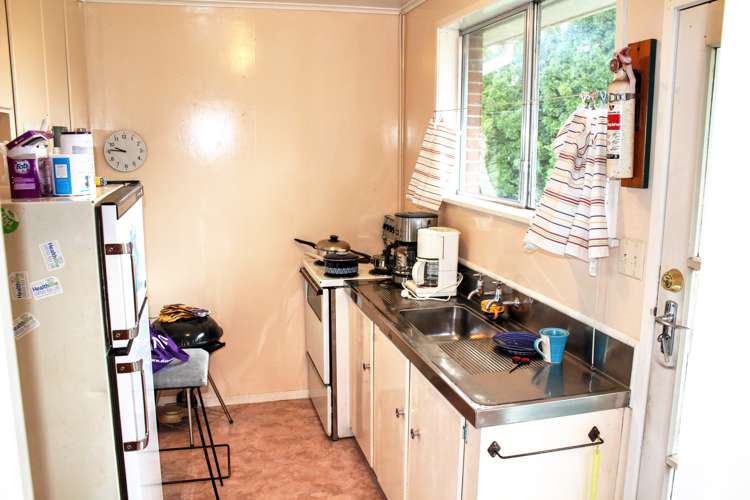 102 Titirangi Road New Lynn_6