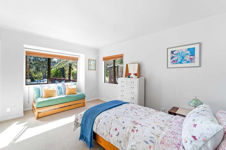 8 Clayden Drive Gulf Harbour_16