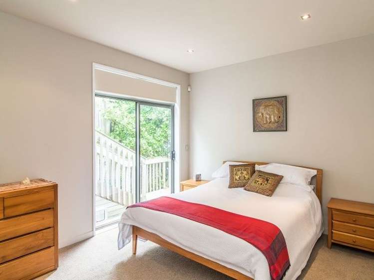 2/61 Severn Street Island Bay_10