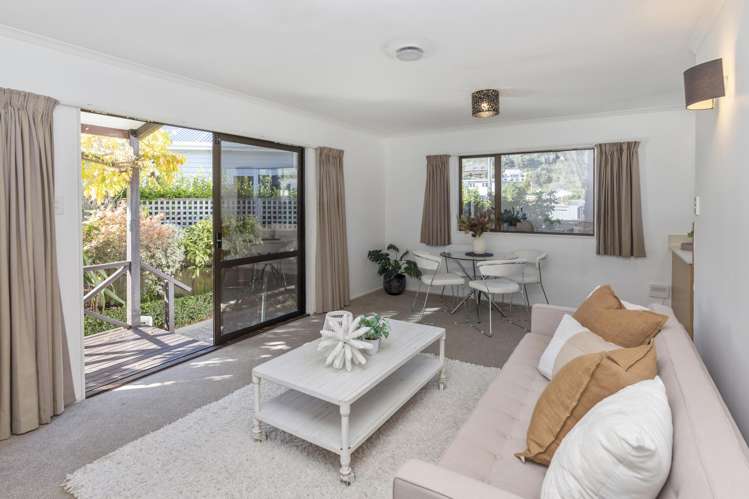 2/11 Duncan Street Sumner_5