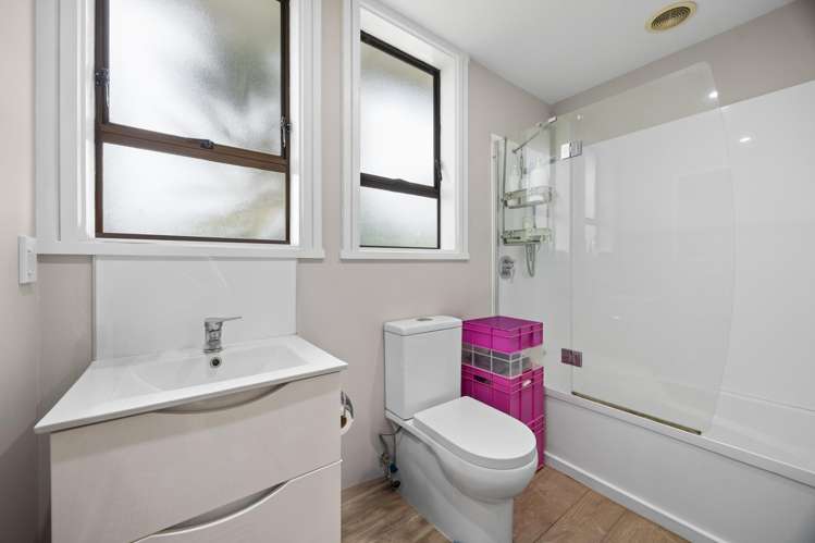 13 Tuakana Street Point England_12