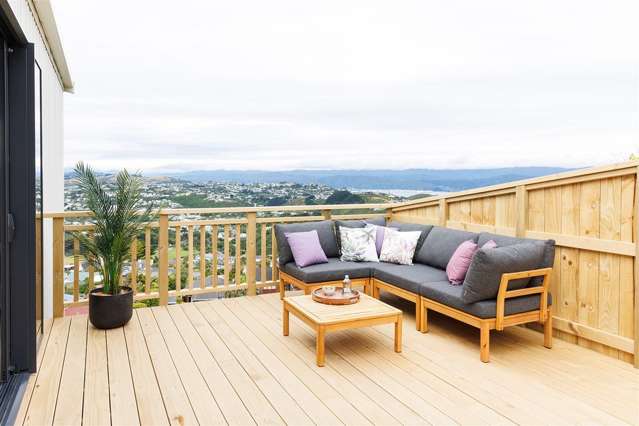 Move In Ready, Crafted Home, Sun, Views & Solar.