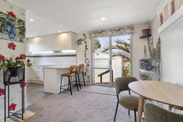 6 Robert Grove Paraparaumu_2