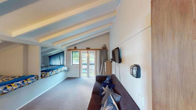 27 Mowhanau Drive 11473_8