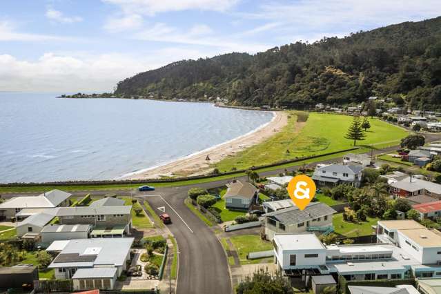 Spacious Seaside Lifestyle