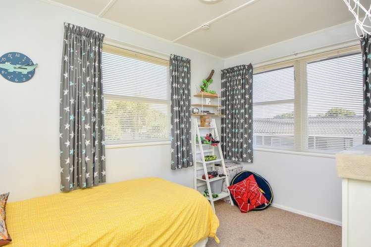 10 Fairbrother Street Carterton_12