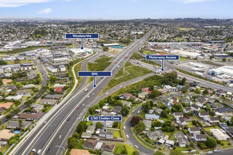 1/30 Challen Close Conifer Grove_17