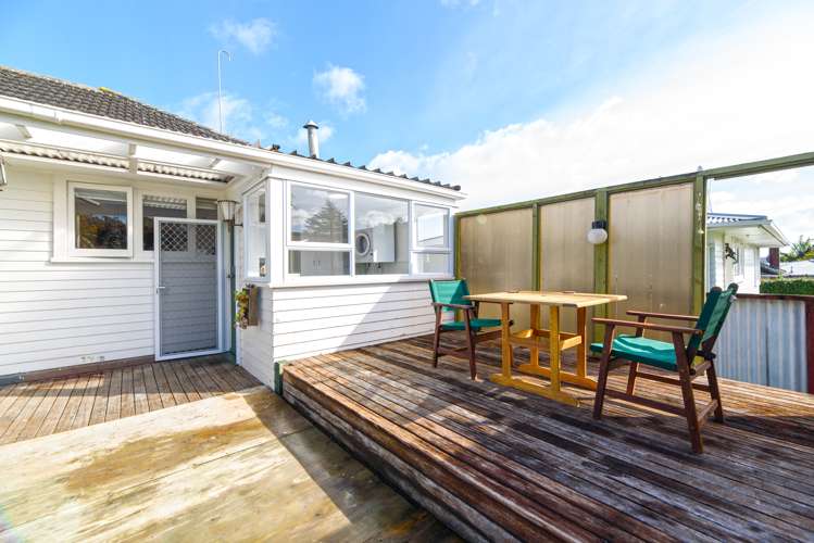 54 Amberley Avenue Te Atatu South_5