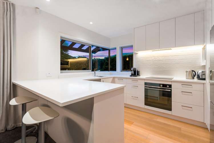 2/2 Rahopara Street Castor Bay_8