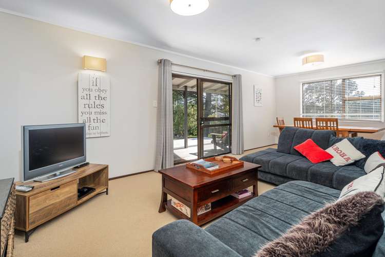 17 Crown Reef Pauanui_5