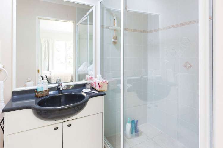 10 Hansworth Place Flat Bush_12