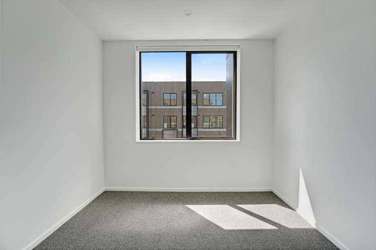 A207/3 Rauemi Way Te Atatu South_9