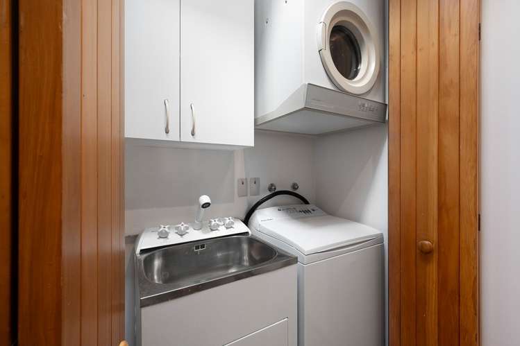 5 Indira Place Khandallah_12