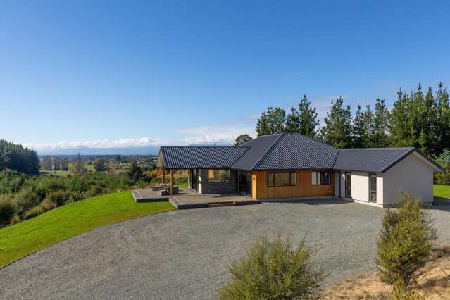 Idyllic Lifestyle with a Twist!