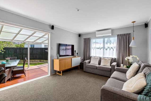 1/12 Doment Crescent Orewa_1