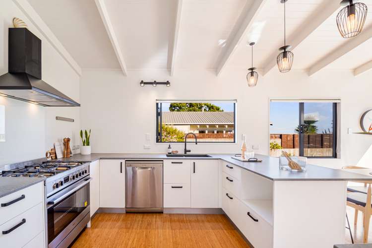 10 Edwin Mitchelson Road Muriwai_6