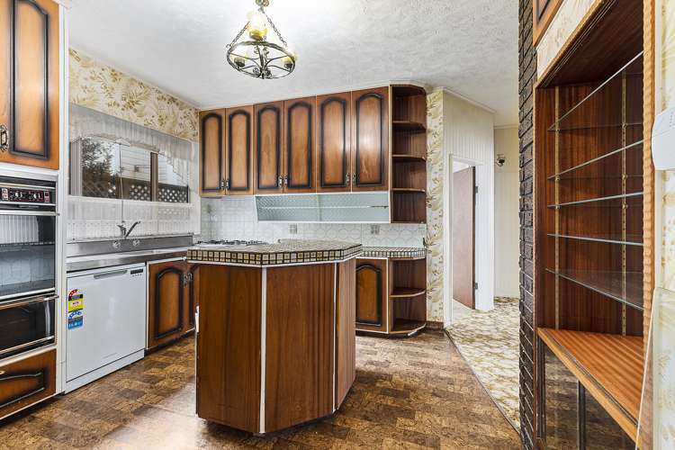 96 Apu Crescent Lyall Bay_11