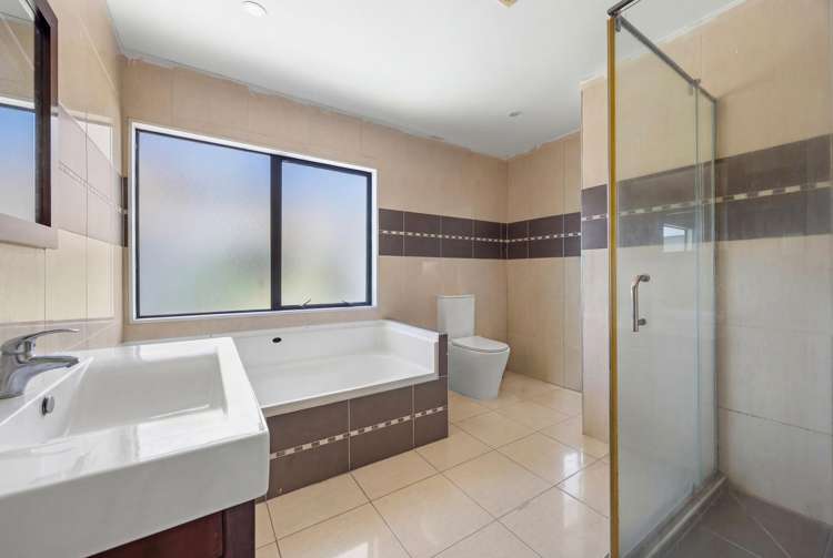 49 Gosford Drive Botany Downs_11