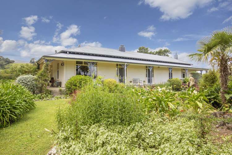 1937 Lake Ferry Road Pirinoa_0