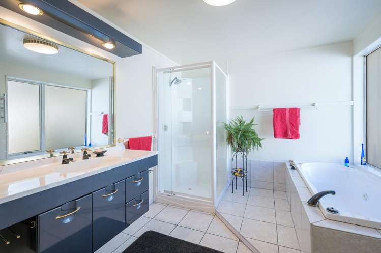 15 Aldinga Avenue Stoke_18