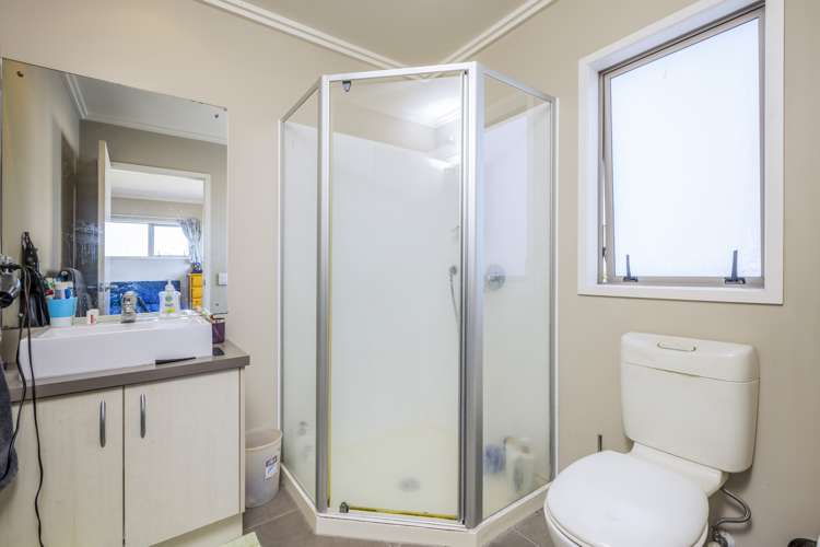 17 Kestev Drive Flat Bush_10