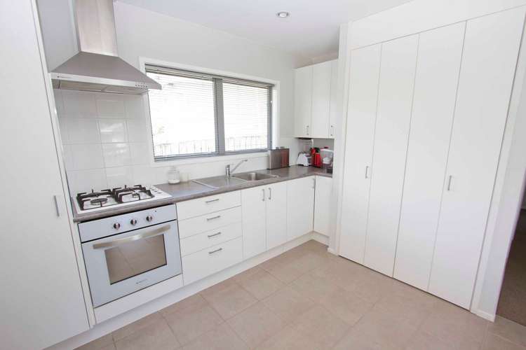 1/127 Atkinson Road Titirangi_2