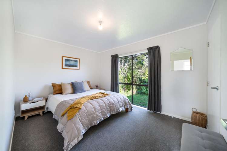 21A Dorset Grove Cannons Creek_6