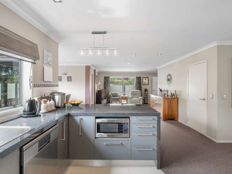 151 Great North Road_5