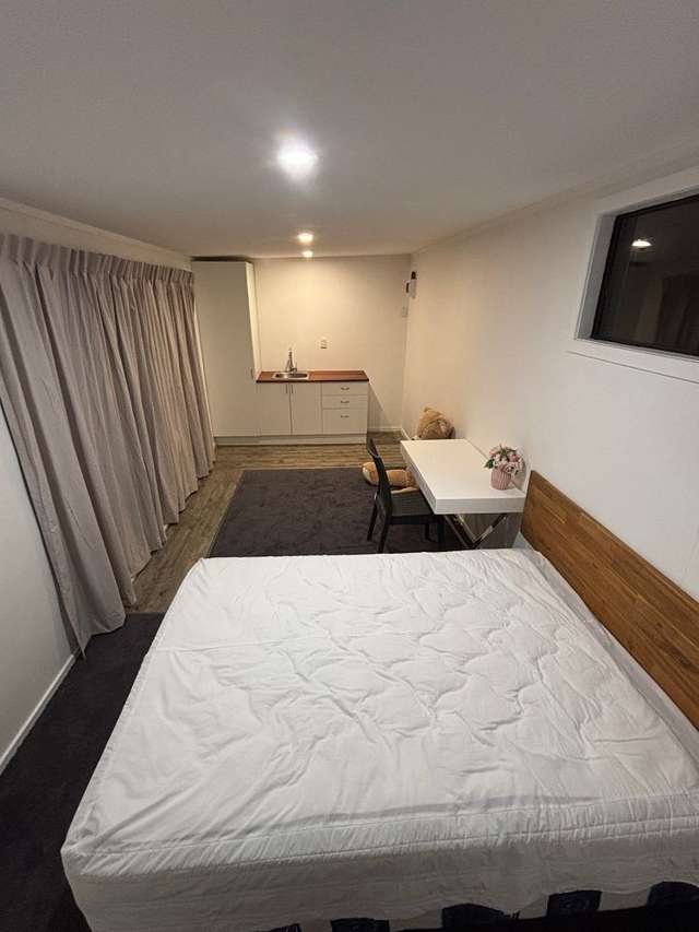 B/42 Pascal Street Palmerston North_2