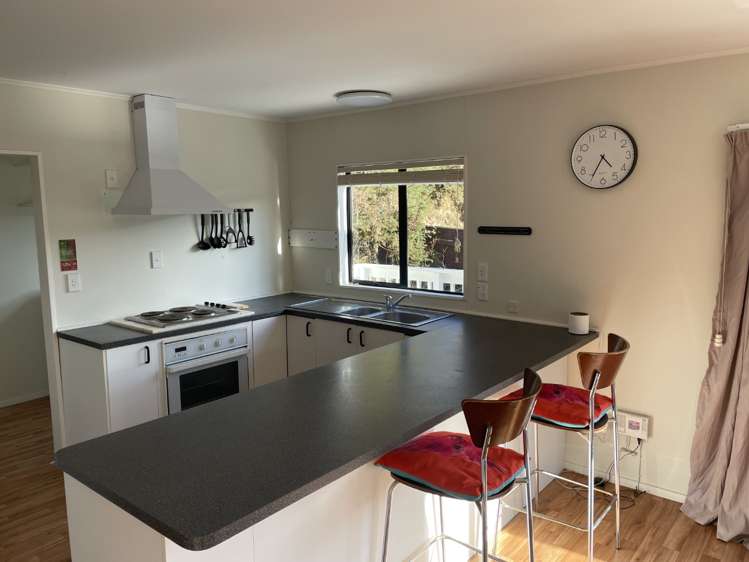 8a Parsons Glen Karori_1