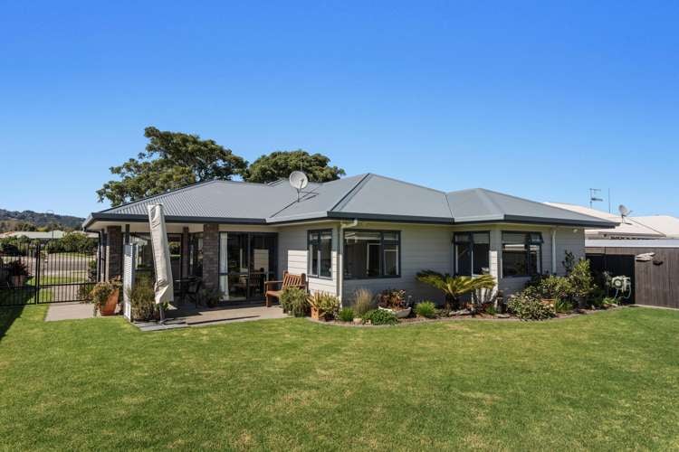 21 Edgewater Grove Whakatane_1