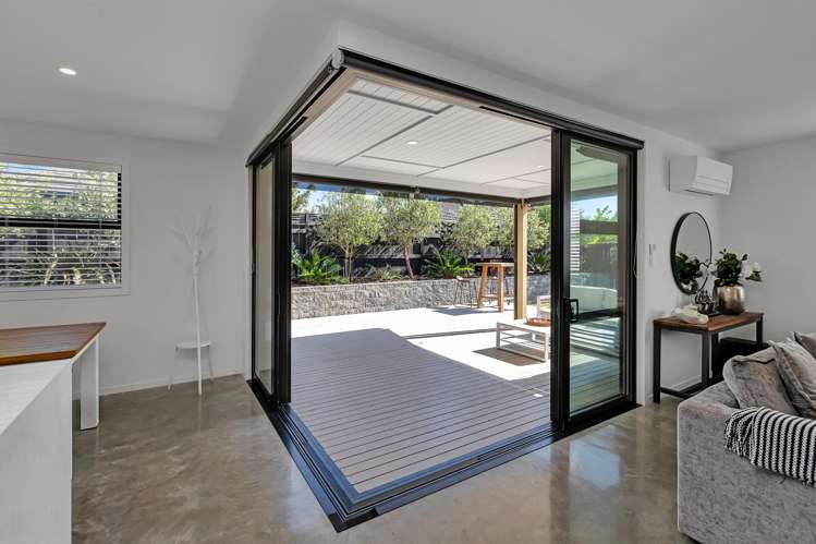 11 Olney Court One Tree Point_6