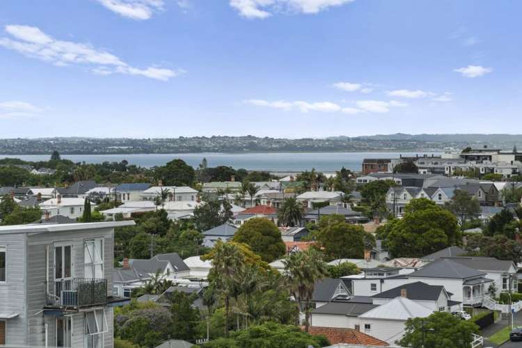 306/10 -12 Mackelvie Street 10031_12