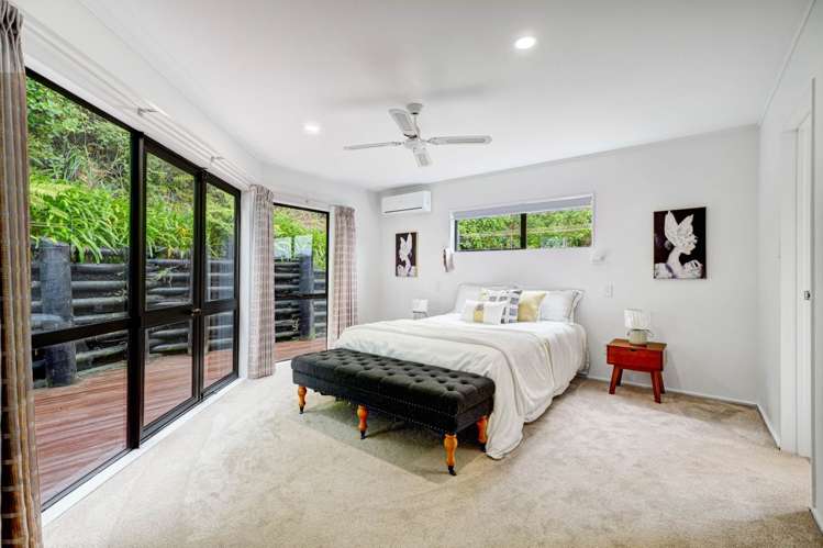 8 Stitchbird Close Murrays Bay_13