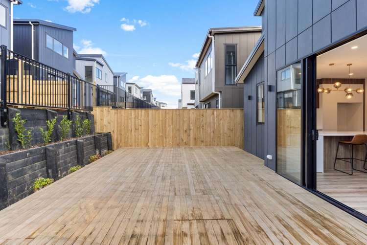 15 Bronzewater Drive Silverdale_17