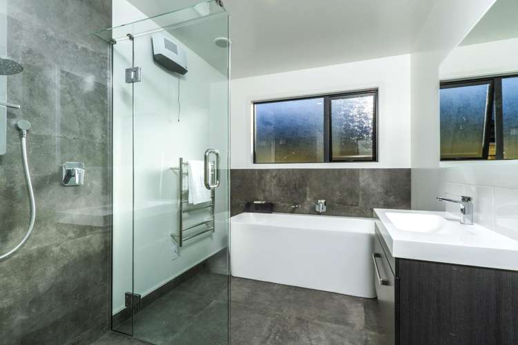 16 Sabine Drive Richmond_9