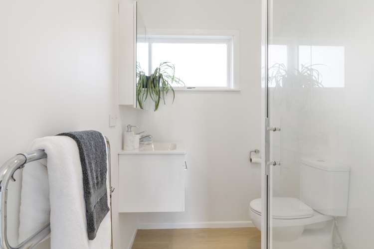 2/32 Old Lake Road Narrow Neck_13