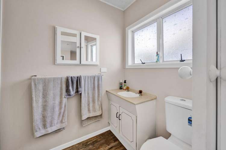 13 Hunter Street Hawera_11