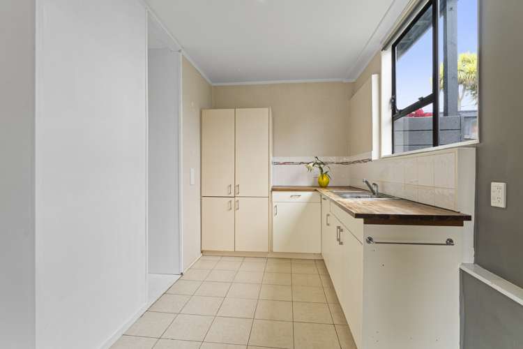 26 Parakai Street Paraparaumu_21