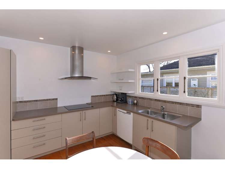 28 Jenner Road Toi Toi_7