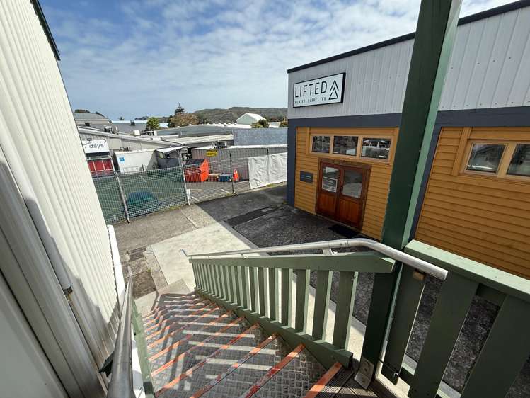 20 Bow Street Raglan_20