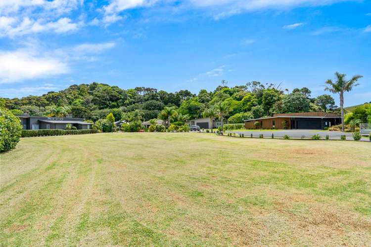 8 & 10 Edgewater Place Matapouri_12