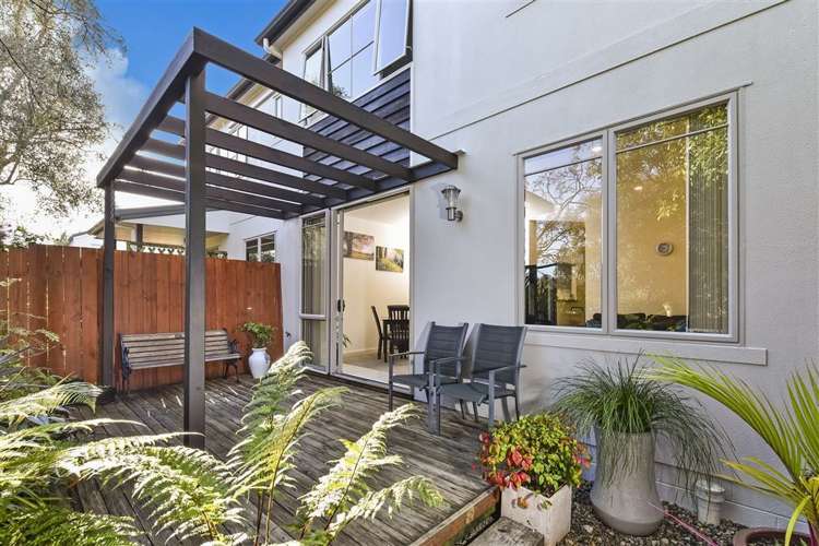 2/36 Fields Parade Oteha_0